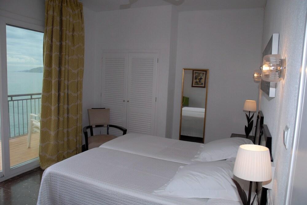 Hotel Grifeu Llança Kültér fotó