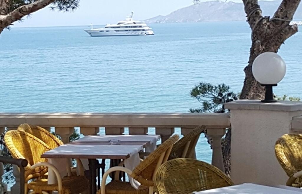 Hotel Grifeu Llança Kültér fotó